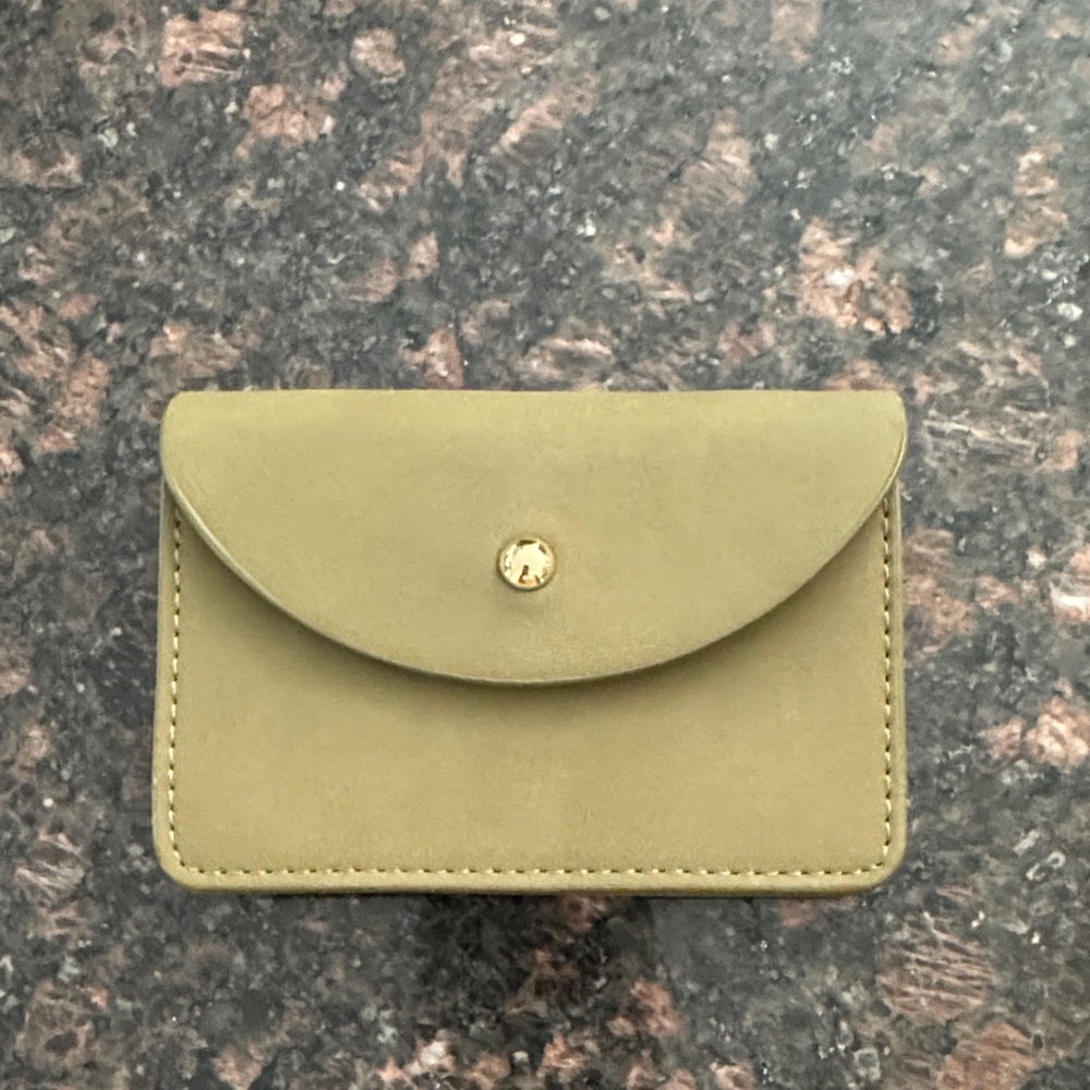 Universal Thread Card wallet in Olive Green